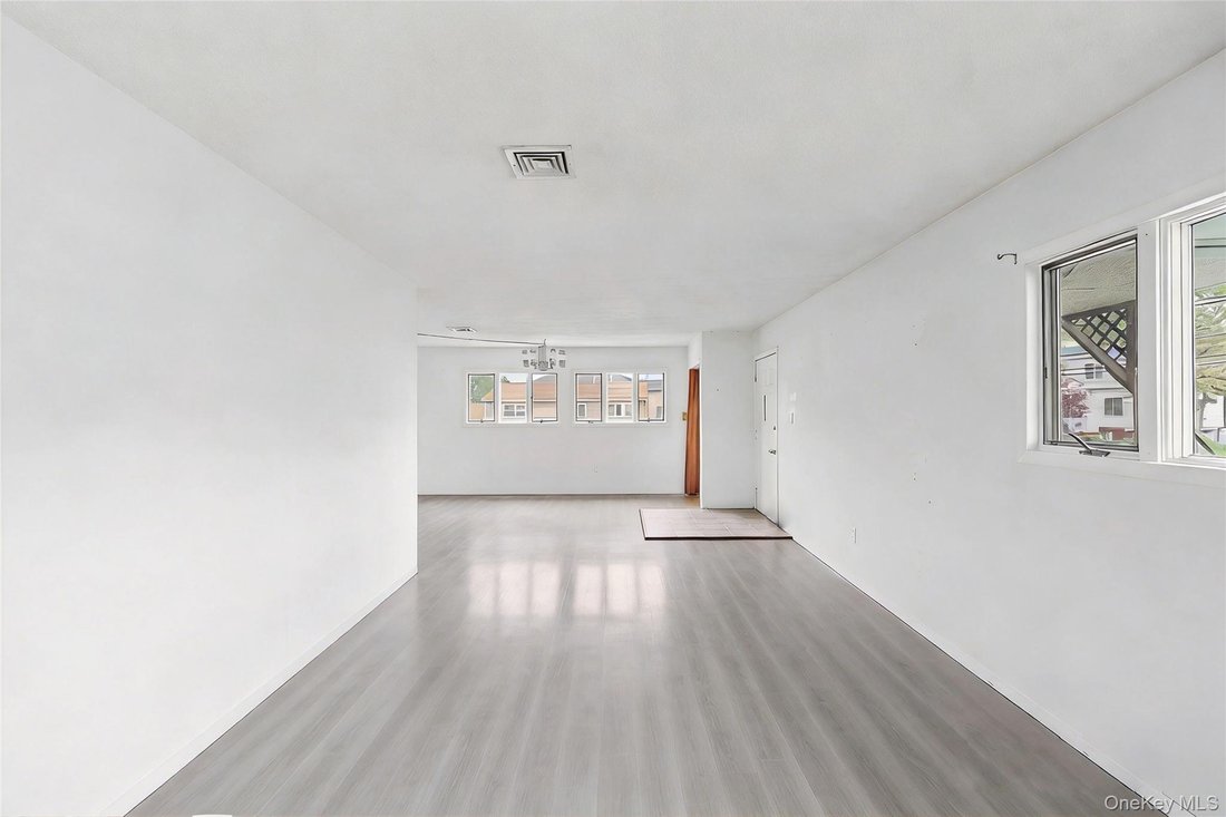 House in New York, New York, United States 4 - 17895635