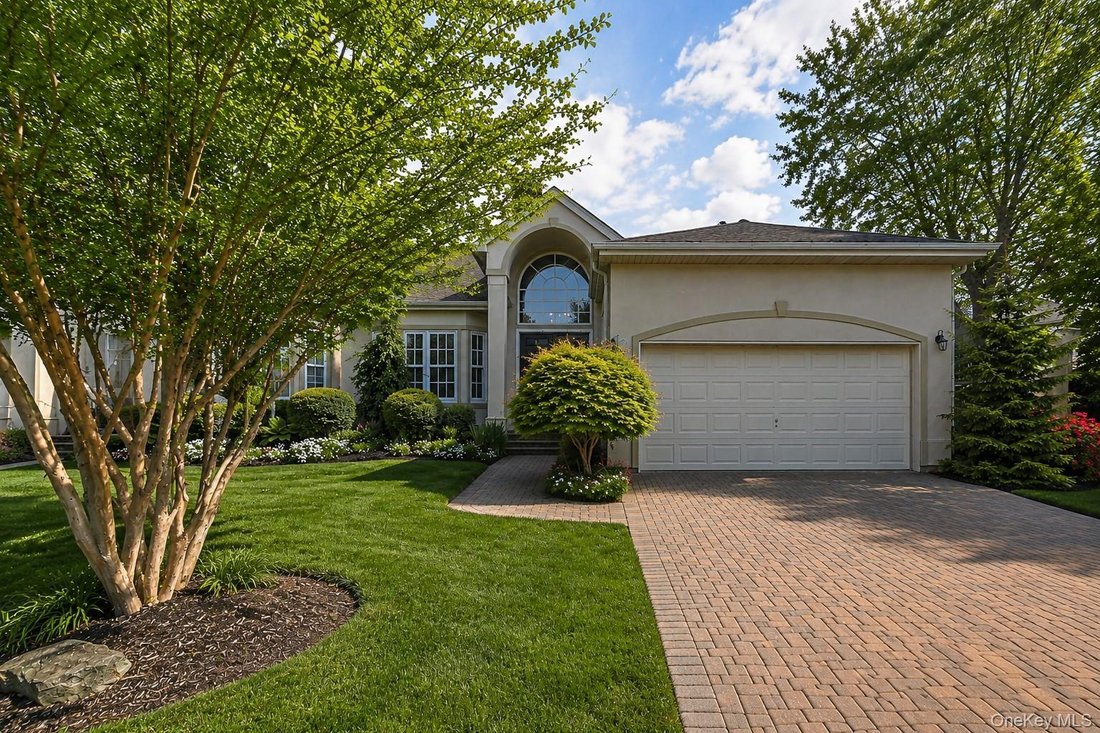 Condo in Melville, New York, United States 2 - 17895621