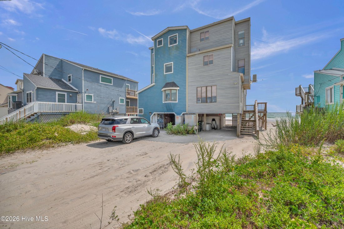 Townhouse in North Topsail Beach, North Carolina, United States 2 - 17898824
