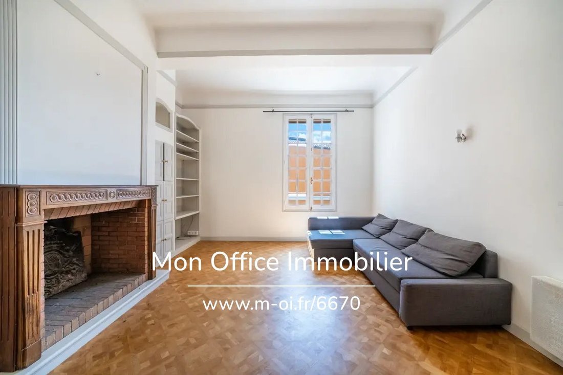 Apartment in Comtale-Cente-Cours Mirabeau, Aix-en-Provence, France 1 - 17896870