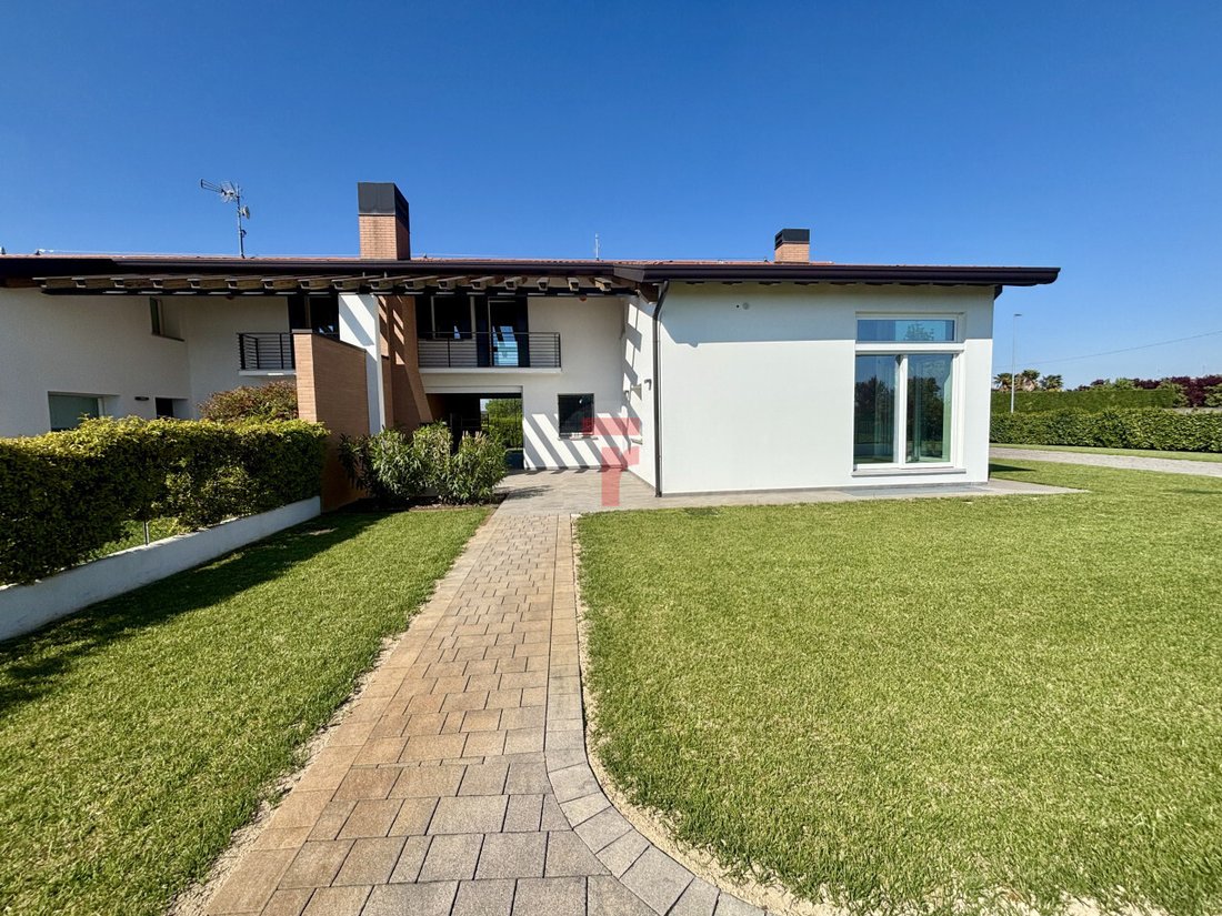 House in Vigonovo, Veneto, Italy 2 - 17900335