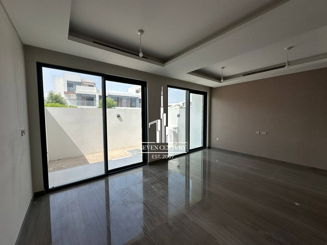 Villa in Damac Hills, Dubai, United Arab Emirates 3 - 17896248