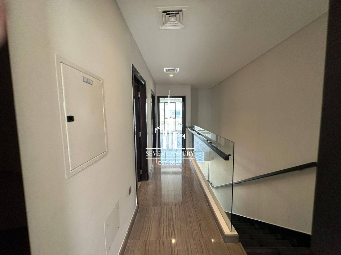 Villa in Damac Hills, Dubai, United Arab Emirates 5 - 17896248