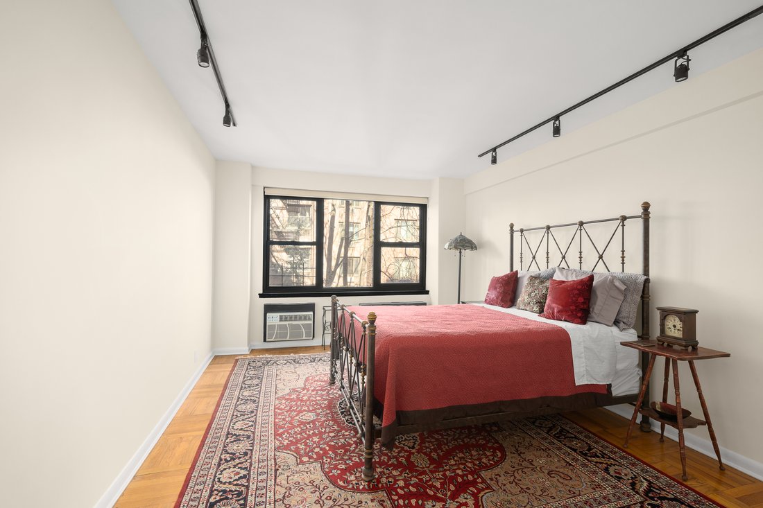 Co Op in New York, New York, United States 1 - 17671046