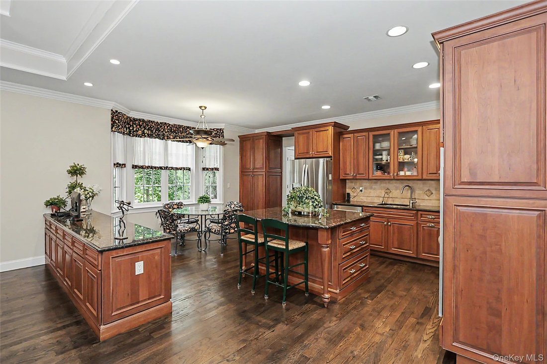 Condo in Melville, New York, United States 5 - 17895621