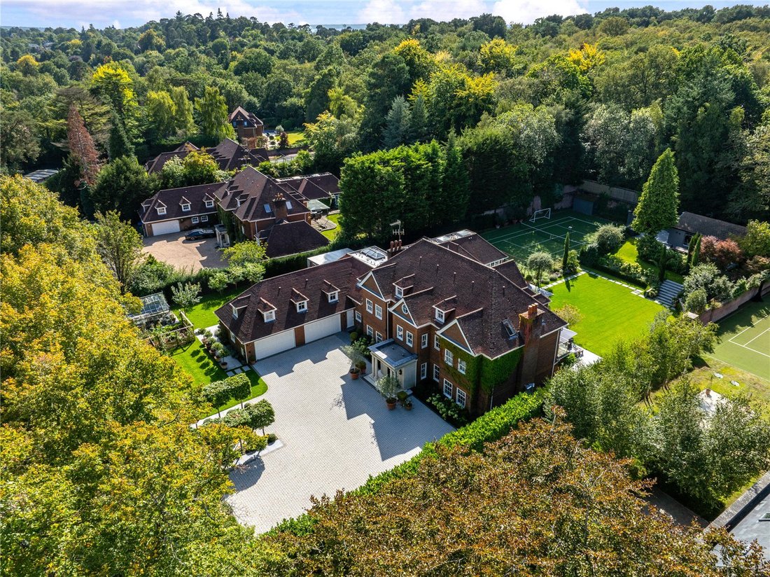 House in Oxshott, Elmbridge, England 2 - 17897488