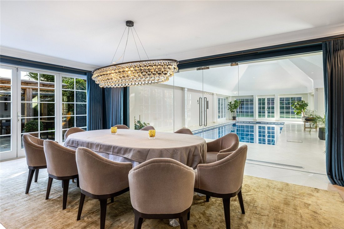 House in Oxshott, Elmbridge, England 5 - 17897488