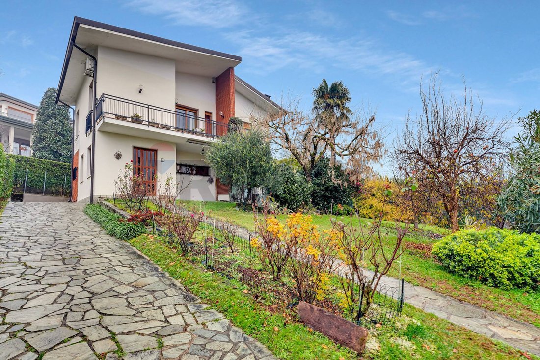 Villa in Inverigo, Lombardy, Italy 5 - 17900819