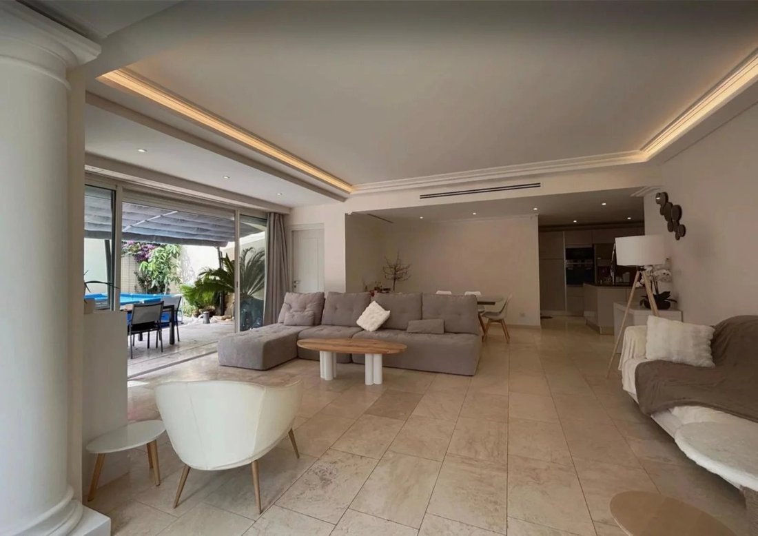 House in Mougins, Provence-Alpes-Côte d'Azur, France 5 - 17897198