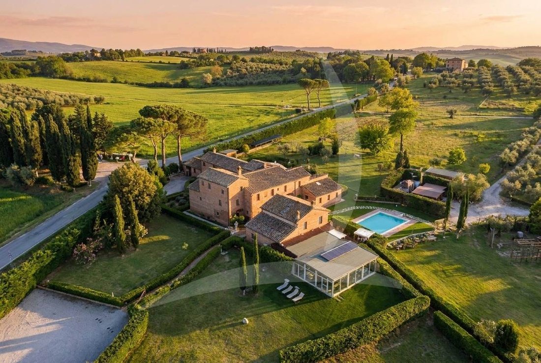 Farm Ranch in Castiglione del Lago, Umbria, Italy 2 - 13150319