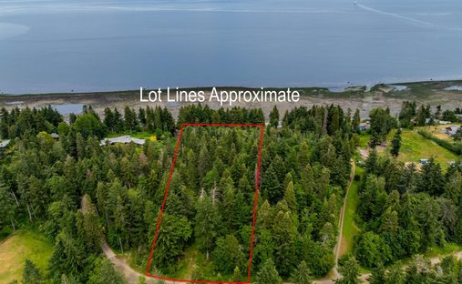 Land in Comox, British Columbia, Canada 1
