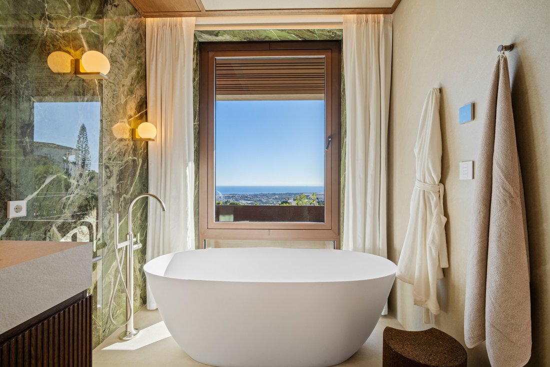 Villa in La Quinta, Benahavis, Andalusia 4 - 17901623