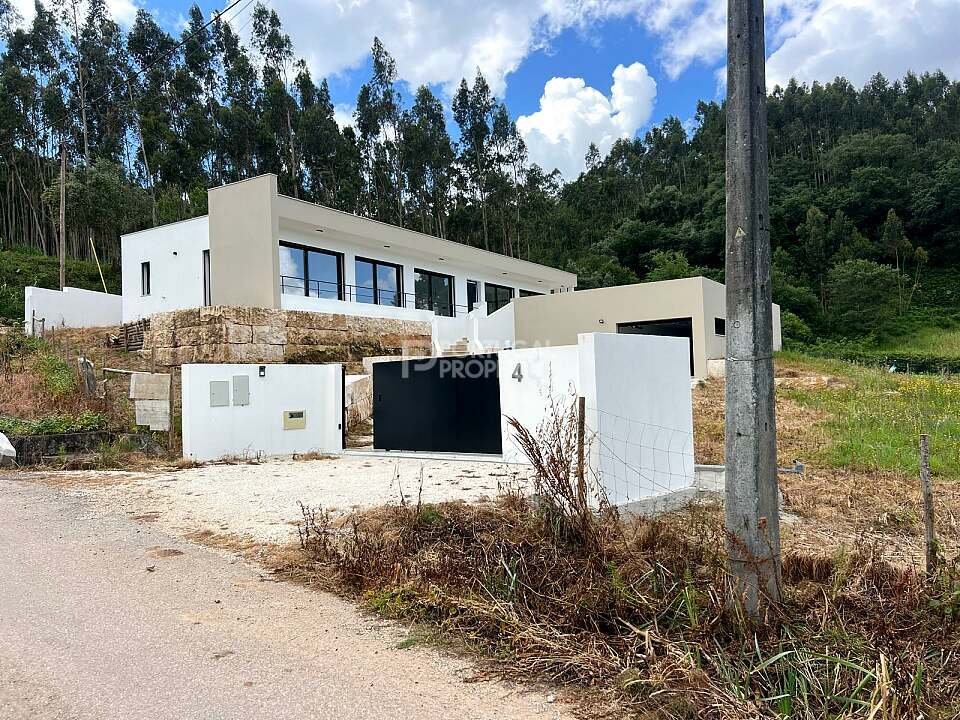 Villa in Nossa Senhora do Populo, Coto e Sao Gregorio, Leiria District, Portugal 3 - 17899157