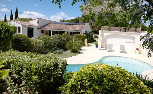 Maison à Arles, Provence-Alpes-Côte d'Azur, France 1