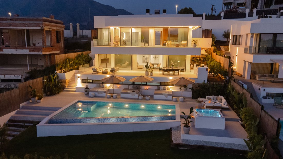 Villa in Nueva Andalucia, Marbella, Spain 2 - 17901602