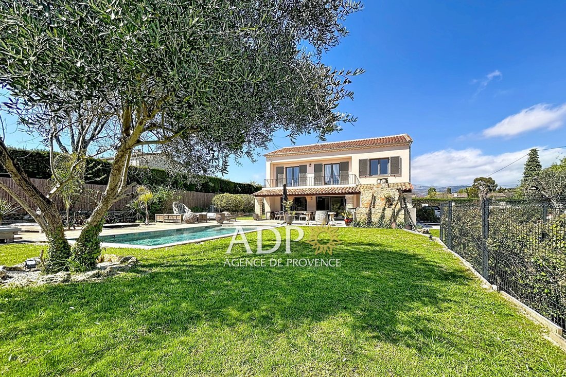 Villa in Grasse, Provence-Alpes-Côte d'Azur, France 2 - 17663199