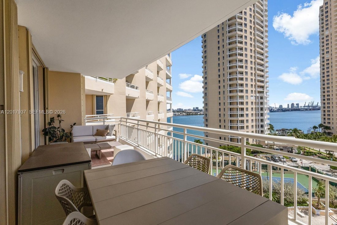 Condo in Miami, Florida, United States 3 - 17901252
