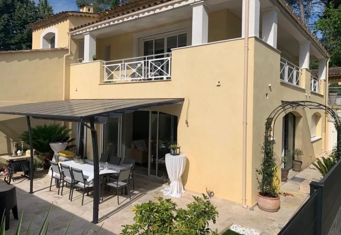House in Mougins, Provence-Alpes-Côte d'Azur, France 1 - 17897198