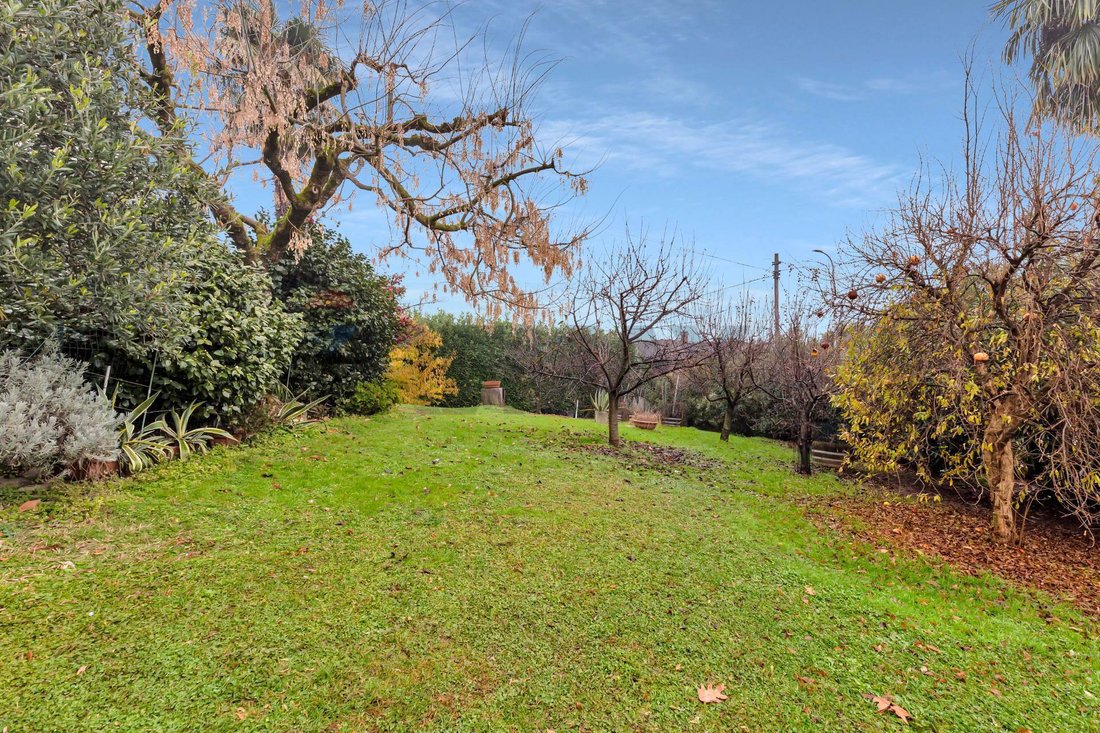 Villa in Inverigo, Lombardy, Italy 4 - 17900819