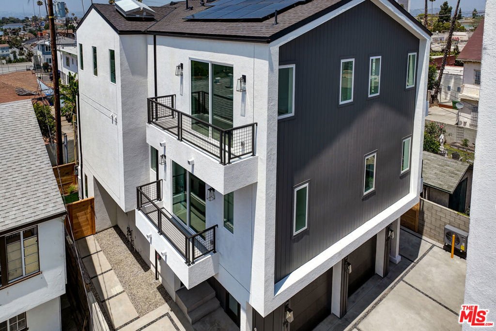 Los Angeles, California, United States 4 - 17899117