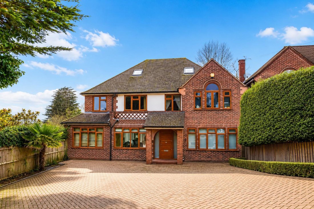 House in Barnet, England 1 - 16734733