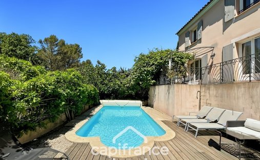 Villa in Mallemort, Provence-Alpes-Côte d'Azur, France 1