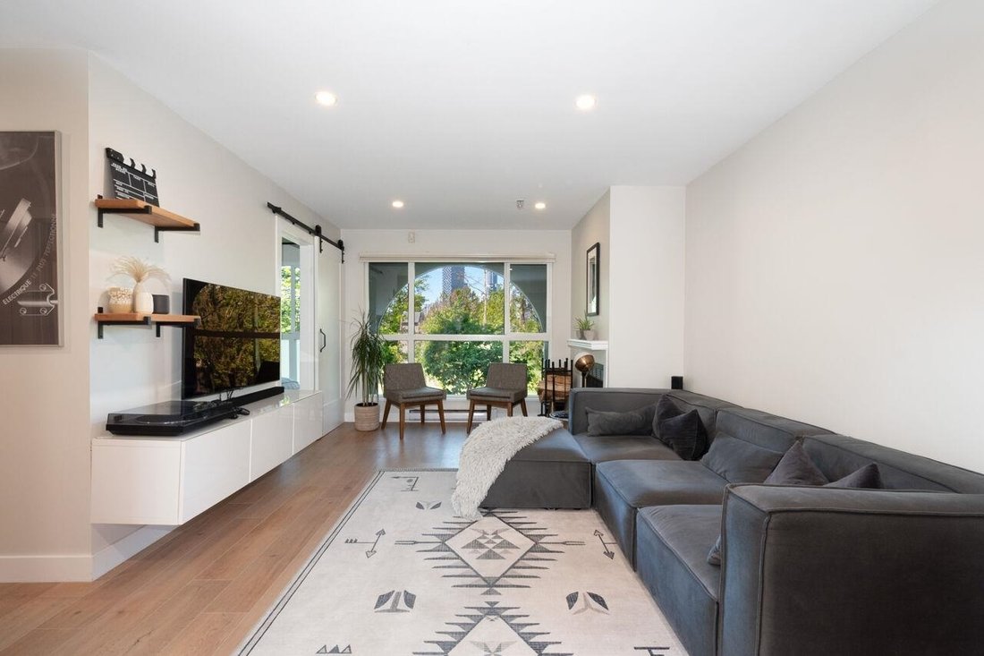 Condo in Vancouver, British Columbia, Canada 3 - 17900274
