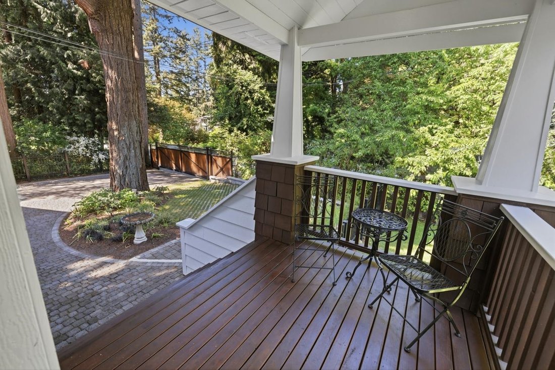 House in Surrey, British Columbia, Canada 5 - 17900272