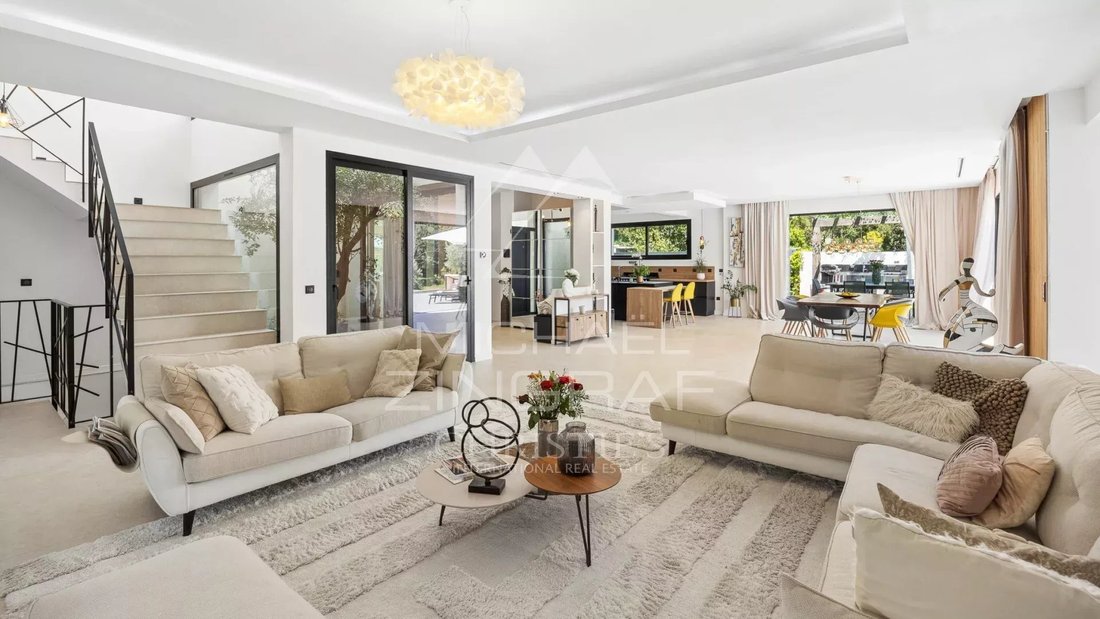 Villa in Sud, Roquefort-les-Pins, France 3 - 17896946