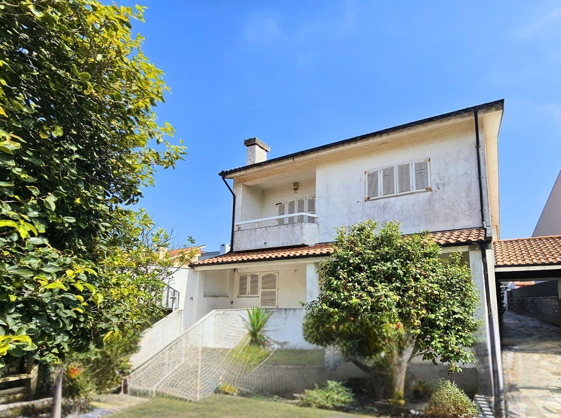 Villa in Canidelo, Porto District, Portugal 1 - 17895445
