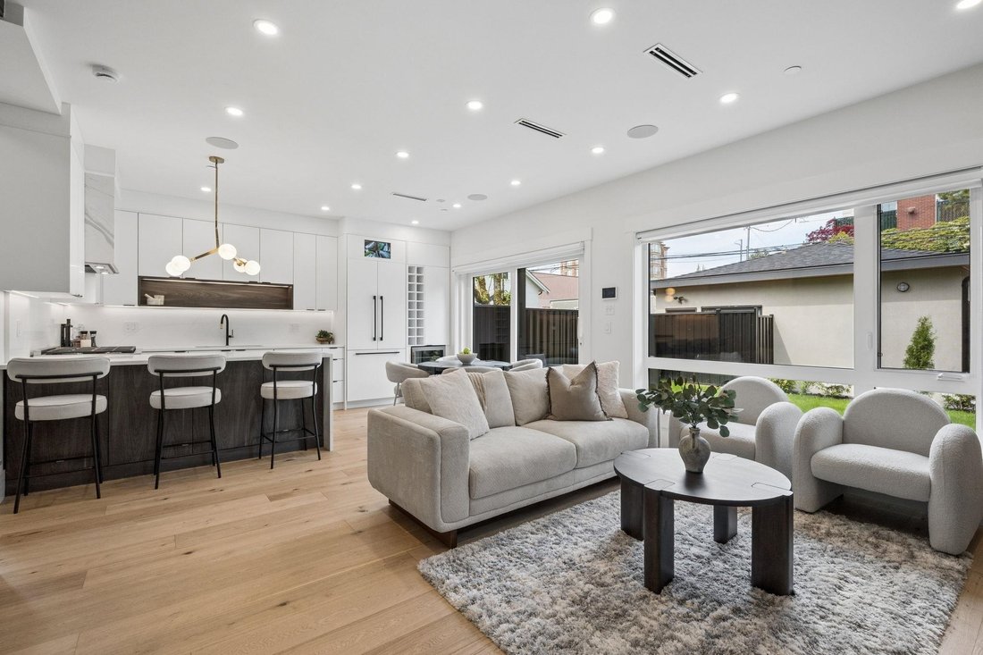 Condo in Vancouver, British Columbia, Canada 1 - 17900276