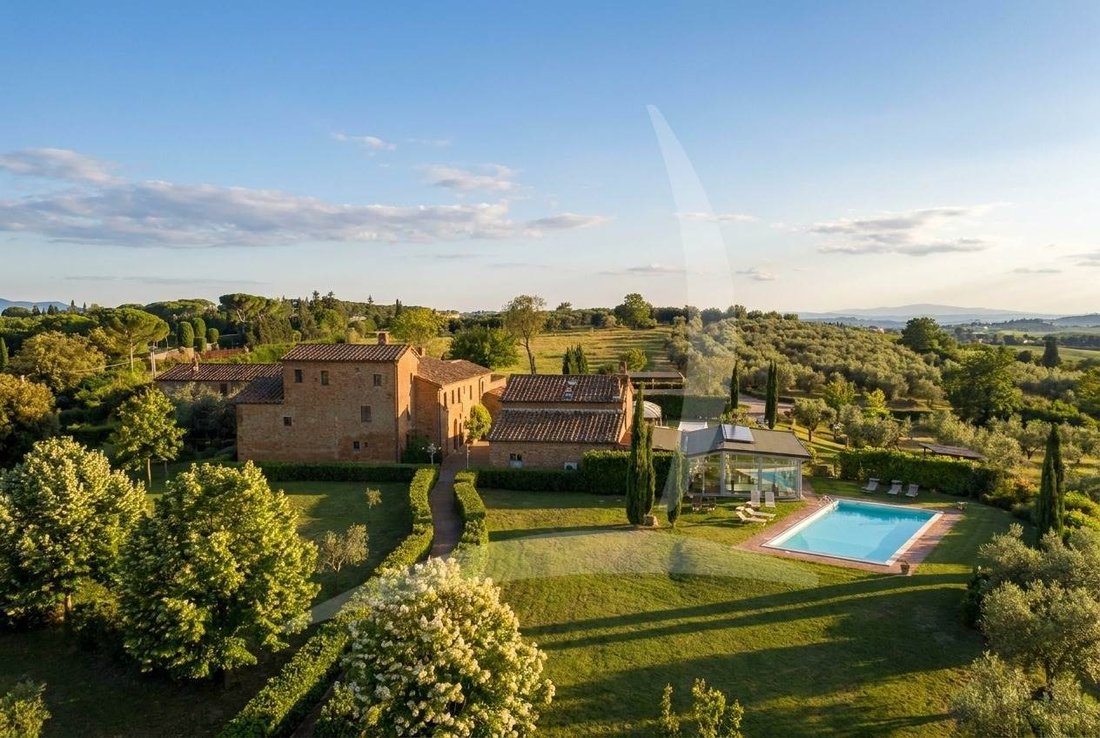 Farm Ranch in Castiglione del Lago, Umbria, Italy 3 - 13150319