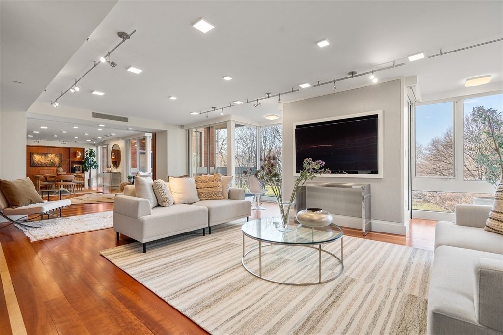 Condo in Cambridge, Massachusetts, United States 3 - 17895306