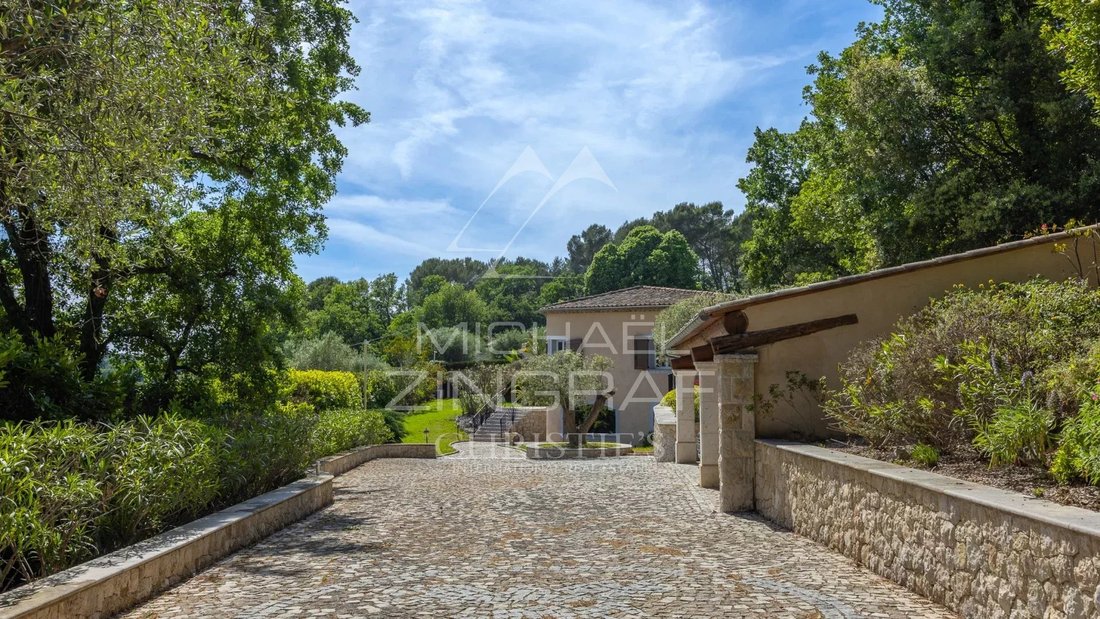 Villa in Opio, Provence-Alpes-Côte d'Azur, France 2 - 17896948