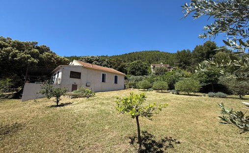 House in Cuges-les-Pins, Provence-Alpes-Côte d'Azur, France 1