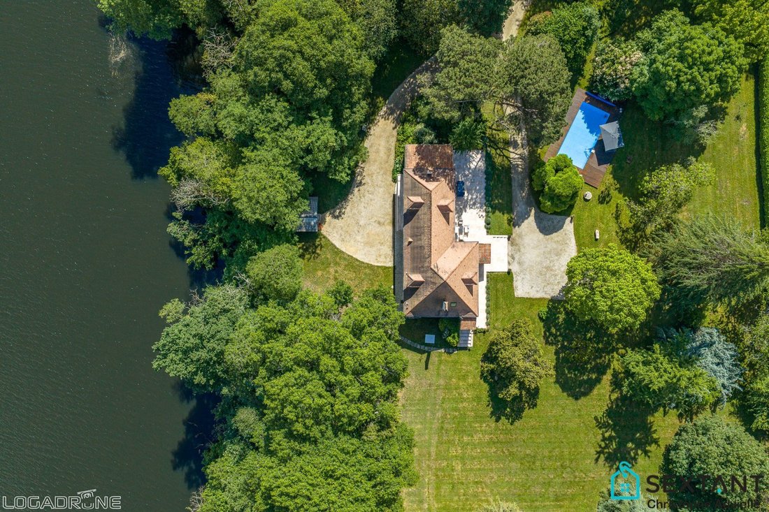 Varennes, Nouvelle-Aquitaine, France 4 - 17730684