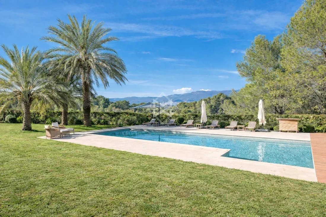 Villa in Mougins, Provence-Alpes-Côte d'Azur, France 3 - 17896847