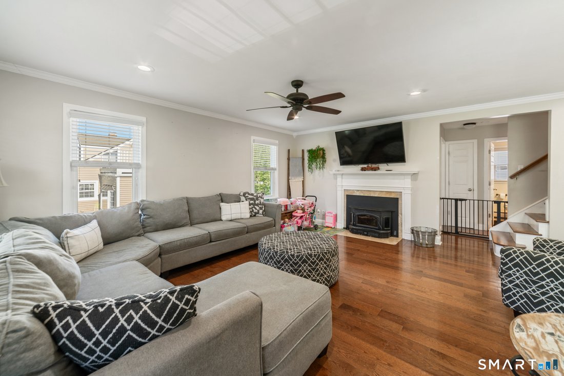 House in Trumbull, Connecticut, United States 2 - 17898770