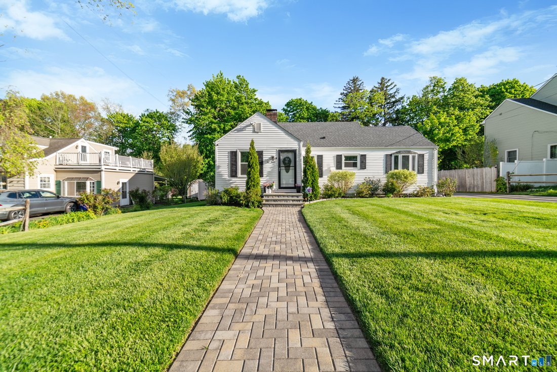 House in Trumbull, Connecticut, United States 1 - 17898770
