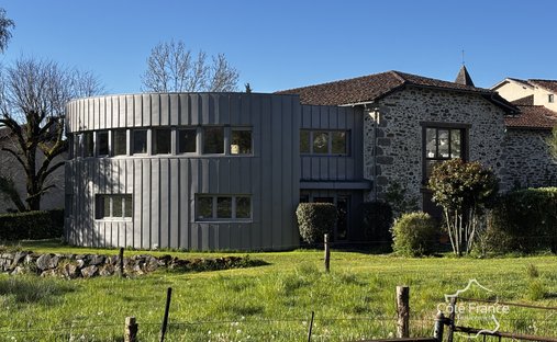 House in Saint-Etienne-de-Maurs, Auvergne-Rhône-Alpes, France 1
