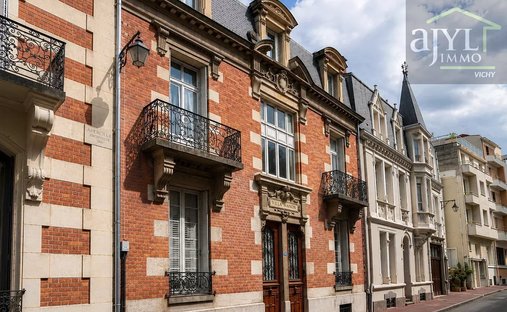 Villa a Vichy, Alvernia-Rodano-Alpi, Francia 1