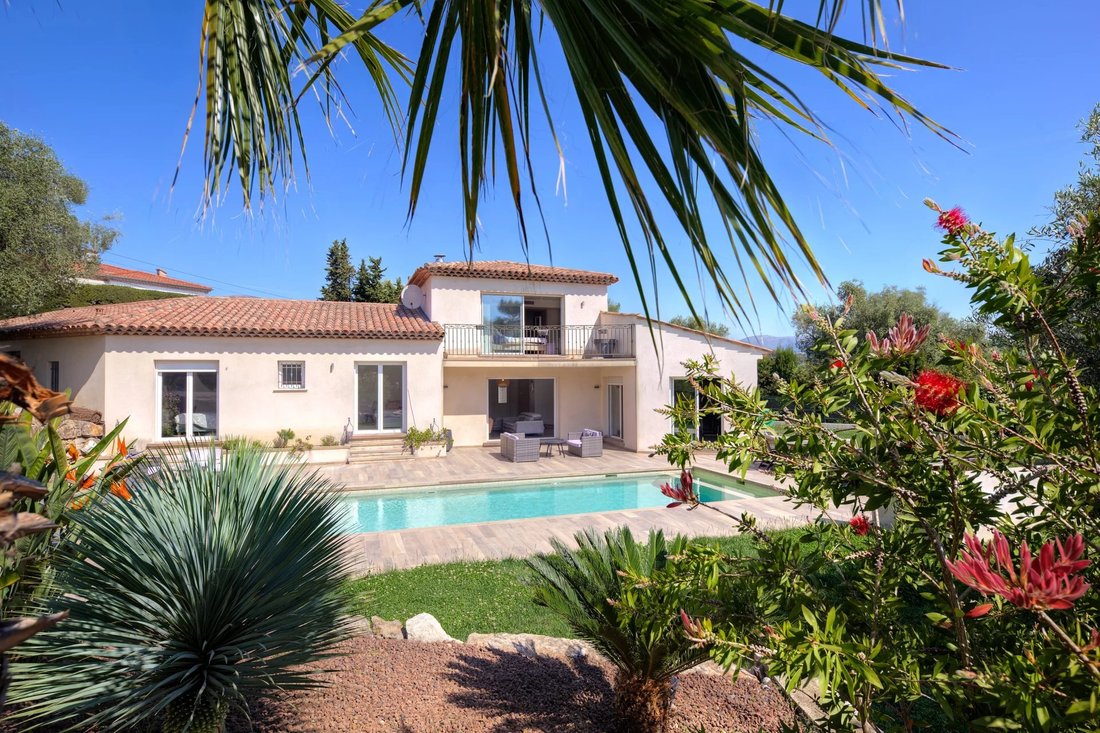 Villa in Sud, Roquefort-les-Pins, France 1 - 16116922