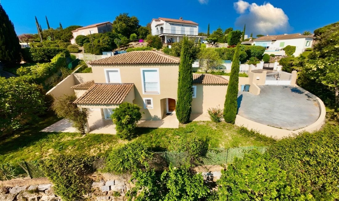 Villa in Exterieurs, Frejus, France 2 - 17896384