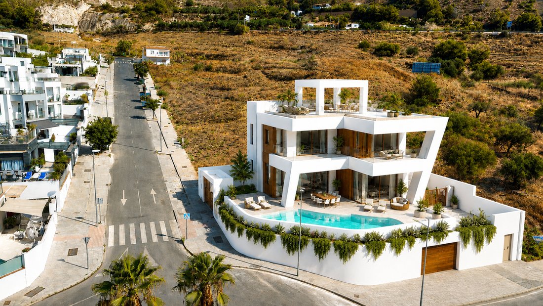 Villa in Nerja, Andalusia, Spain 1 - 17899941