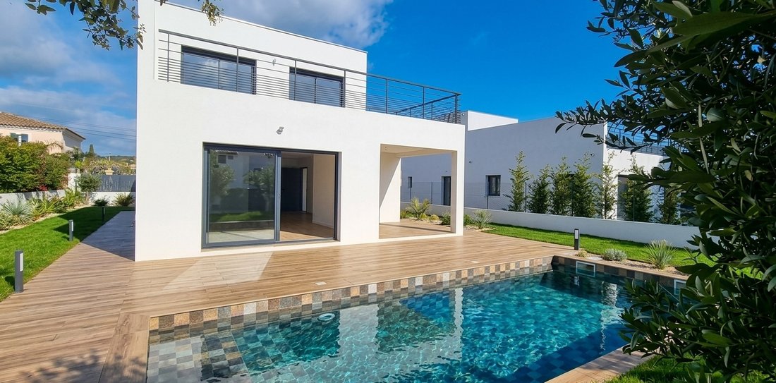 Villa in Exterieurs, Frejus, France 1 - 17896375
