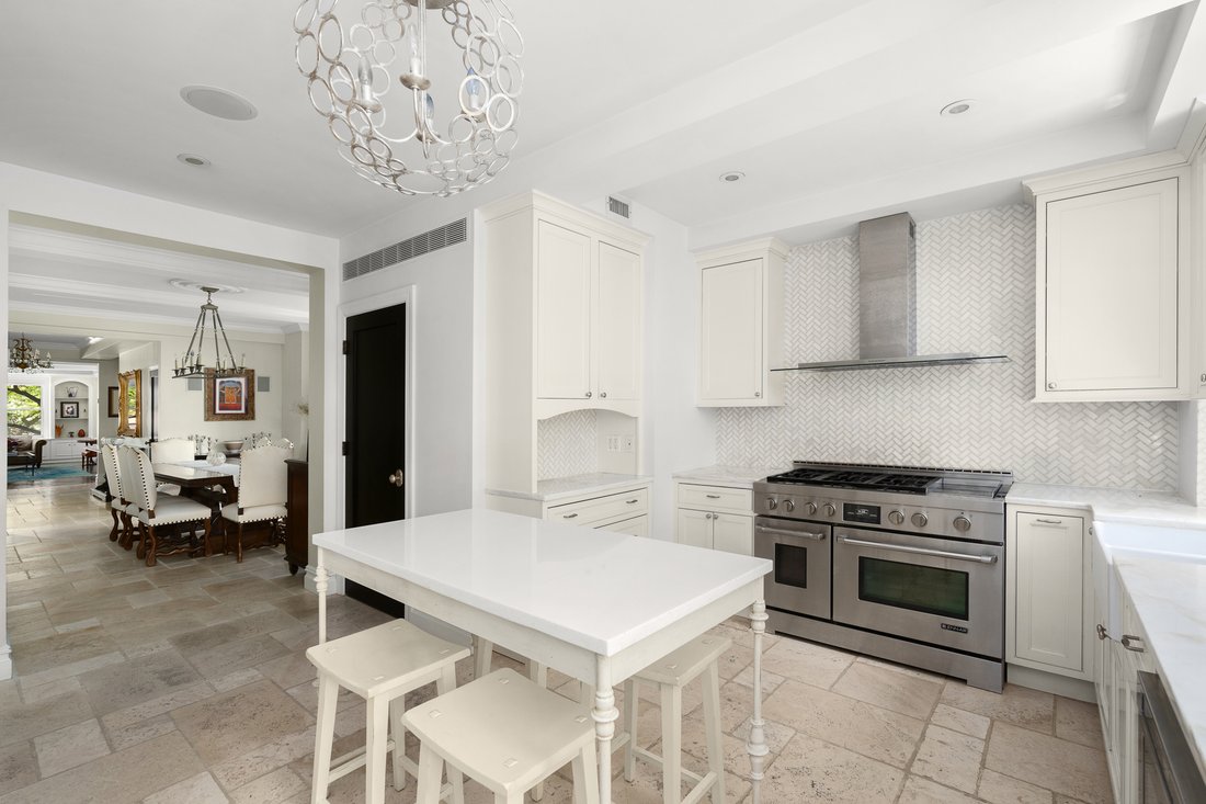 Co Op in New York, New York, United States 4 - 17896620