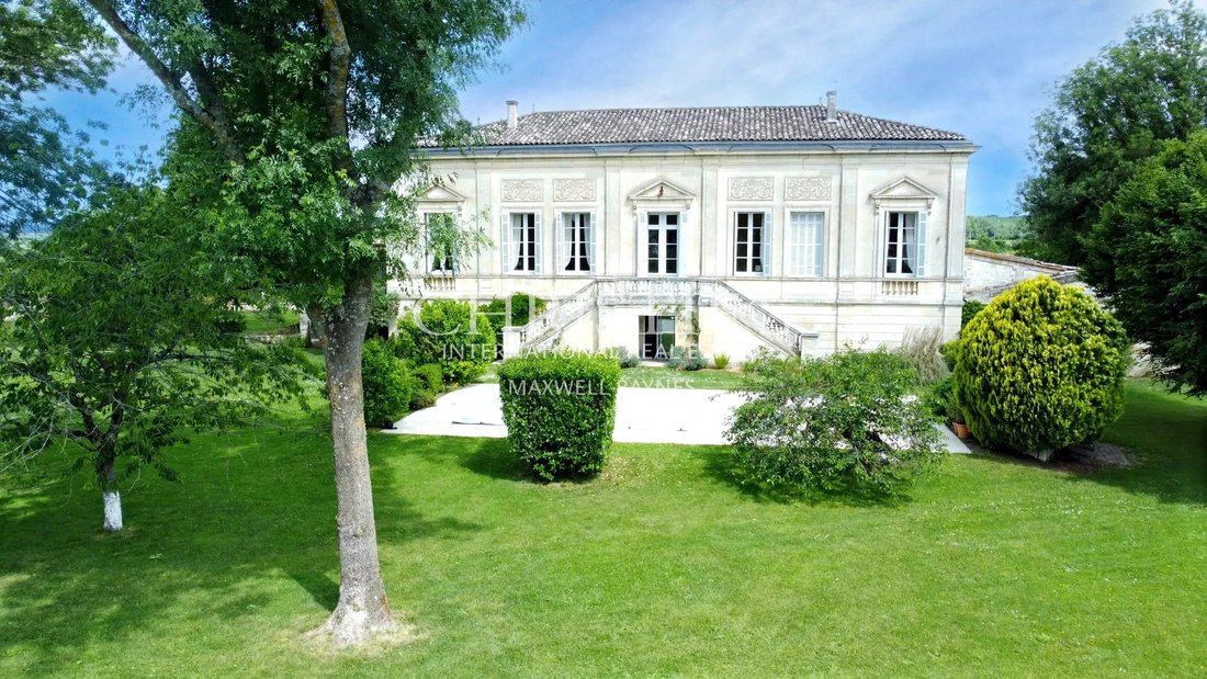 Estate in Asques, Nouvelle-Aquitaine, France 1 - 17247964