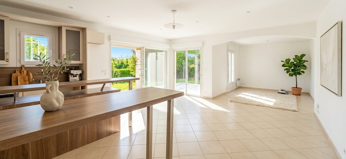 Villa in Exterieurs, Frejus, France 5 - 17896384