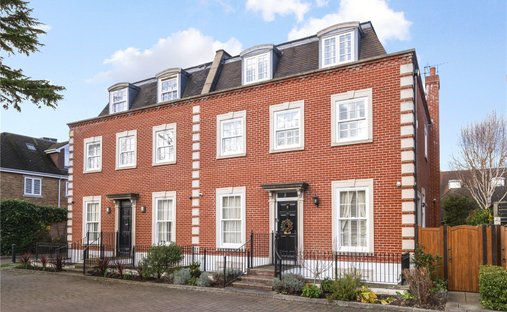 House in Crooked Billet, Merton, England 1