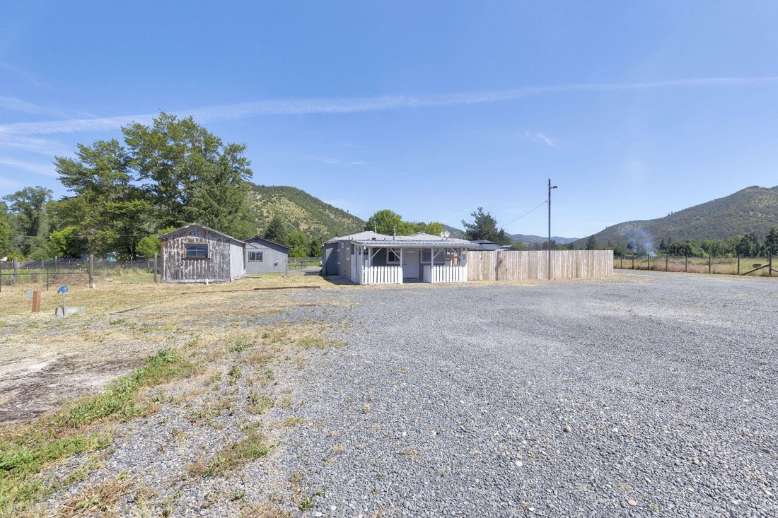 House in Gold Hill, Oregon, United States 1 - 17898223